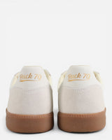 Back 70 Sneaker